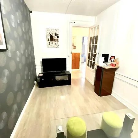 Balcon De Paris Apartment *